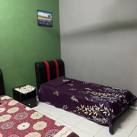 Aqil Homestay Lunas Kulim For Mslim Only Exterior photo